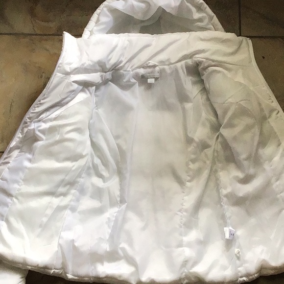 🥶White puffer coat🥶 - Picture 2 of 6
